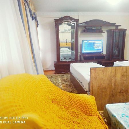 Central Apartment Tashkent Esterno foto