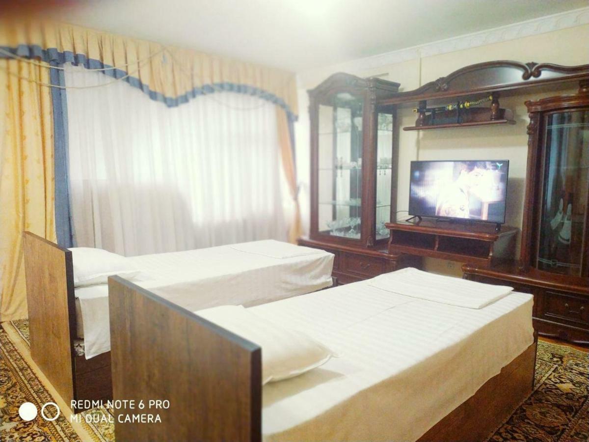 Central Apartment Tashkent Esterno foto